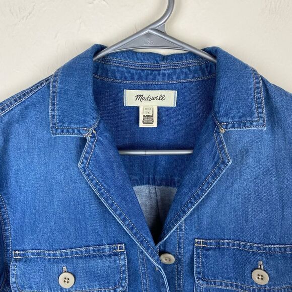 Madewell Denim Cropped Button-Up Shirt in Ridgeville Wash - Picture 7 of 7